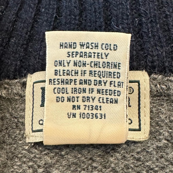 L.L. Bean Men’s Gray Shetland Wool Quarter Zip Elbow Patch Sweater - Picture 4 of 5